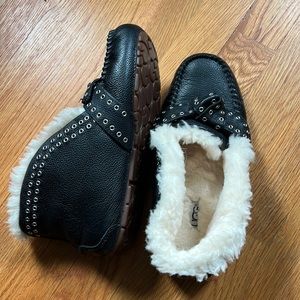 Like New UGG Hard Bottom Fur Lined Slipper with Grommets - Unique!